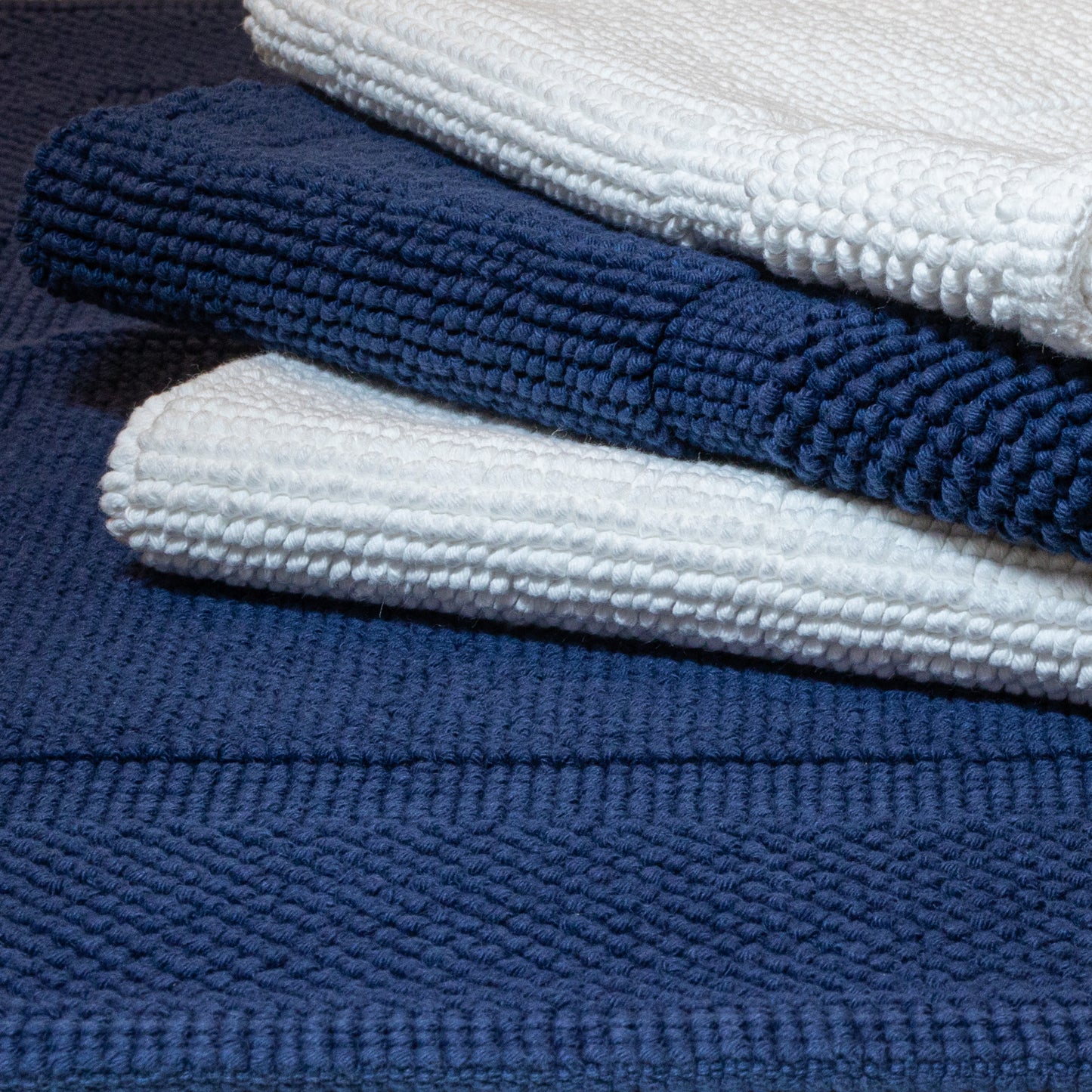 Badematte Ferdos aus Baumwolle in verschiedenen Größen | navy blue